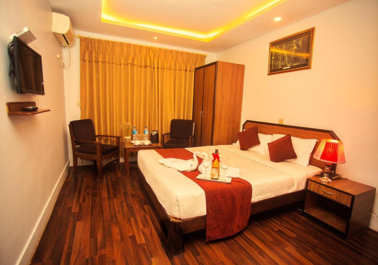 Thamel Grand Hotel Катманду Экстерьер фото