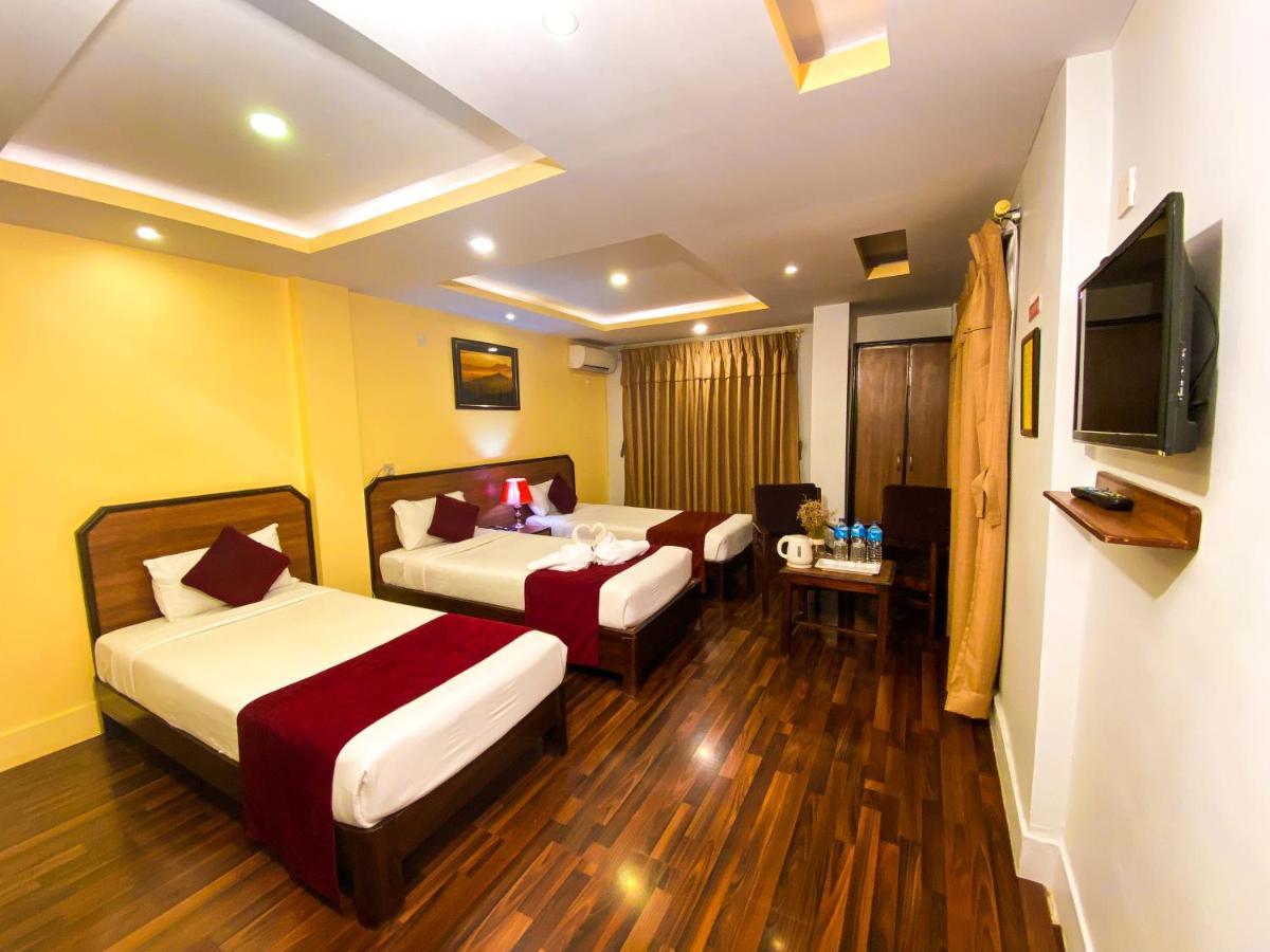 Thamel Grand Hotel Катманду Экстерьер фото
